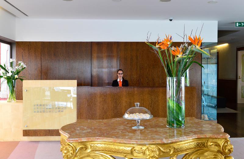 普萨达帕拉西奥德艾斯托瓦 - 世界小型豪华酒店 埃斯托伊 外观 照片